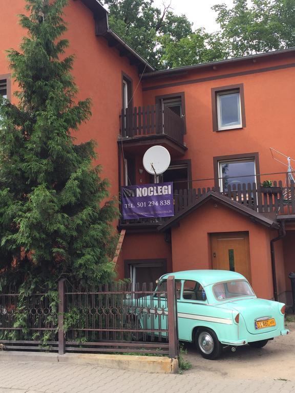 Апартаменти Apartament Tipton Єленя-Ґура Екстер'єр фото
