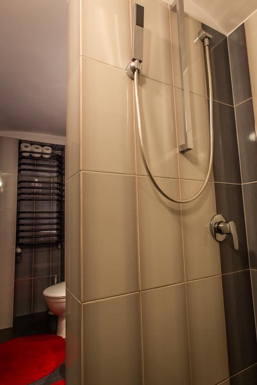 Апартаменти Apartament Tipton Єленя-Ґура Екстер'єр фото