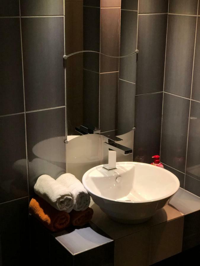 Апартаменти Apartament Tipton Єленя-Ґура Екстер'єр фото